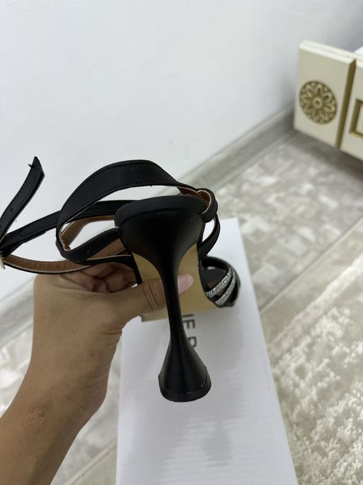 Босоножка туфли каблук