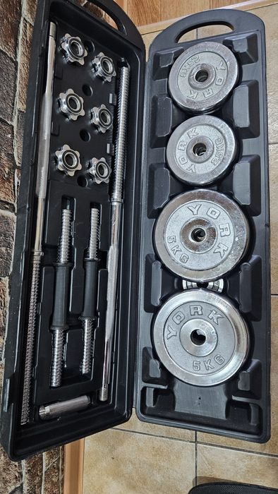 Набор гантелей для спорта