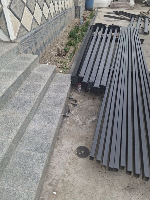 Vând structura metalica