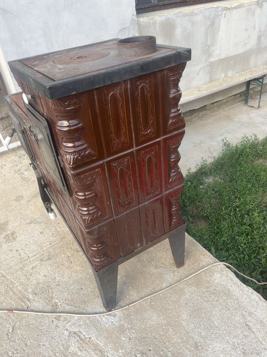 Soba cu plita pe lemne