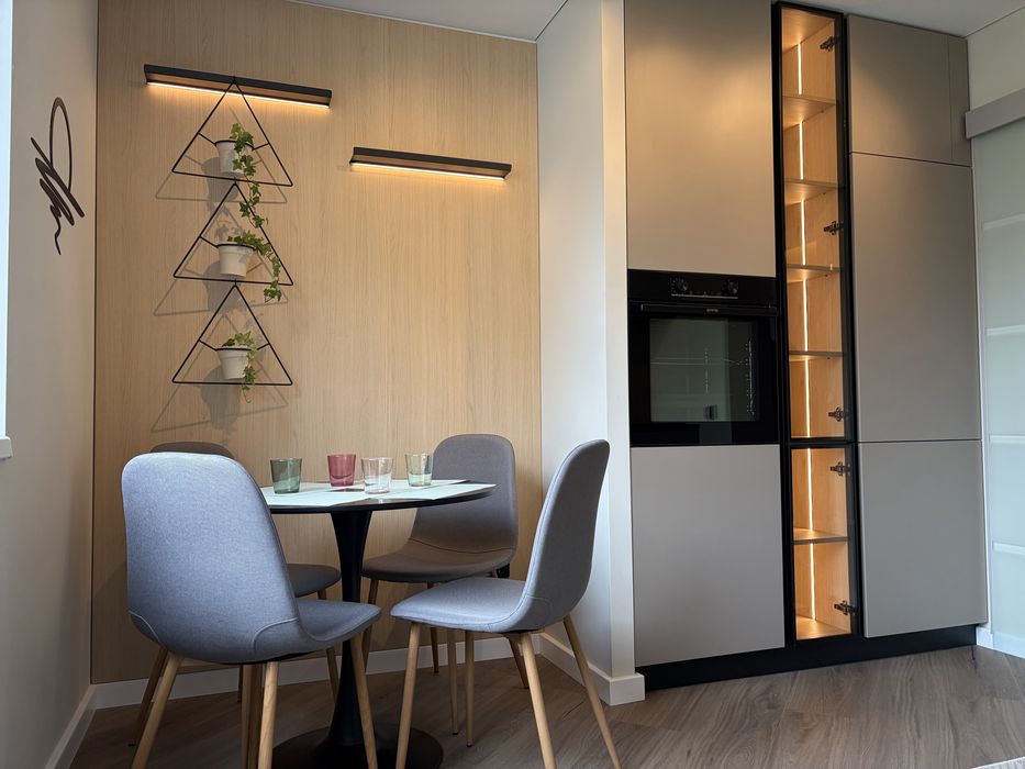 Apartament 2 camere decomandat 79 mp Et 1 la Vila Strand de inchiriat