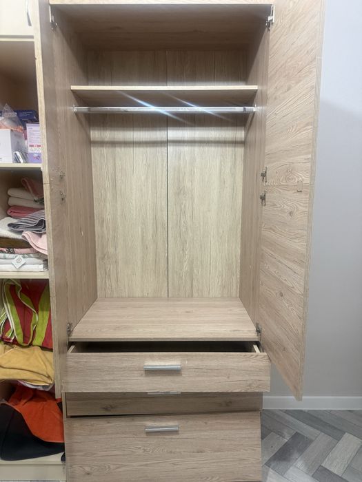 Срочно продам шкаф