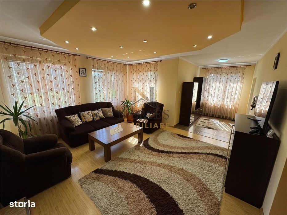 Casa tip vila de vanzare - zona Castel Transilvania