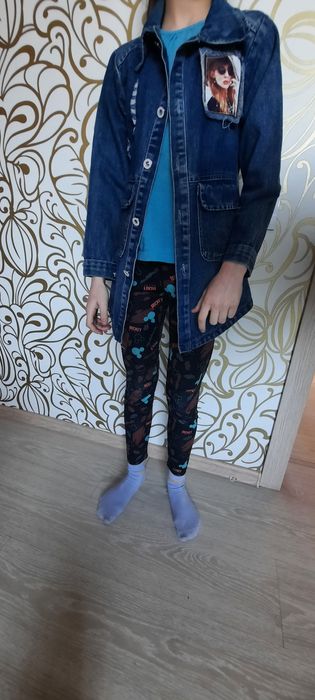 Продам  джинсовую курточку на девочку