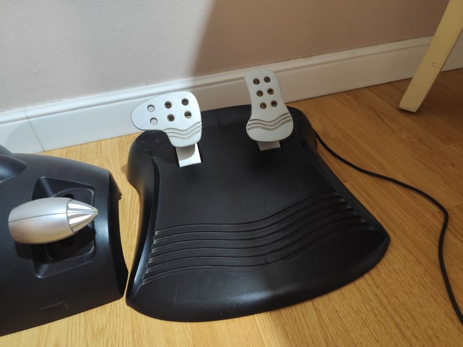 Продам игровой руль