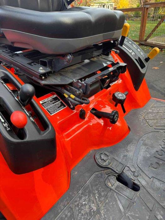 Трактор Kubota КУБОТА BX с товарач и багер