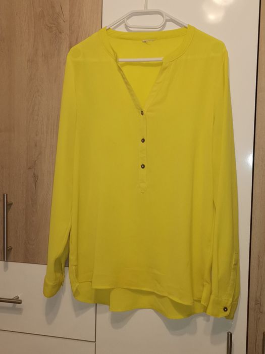 Дамски ризи М и Л размер