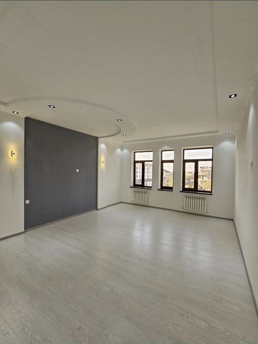 4 xonali kvartira, Komilon MFY,  Islom Karimov ko'chasidan sotiladi