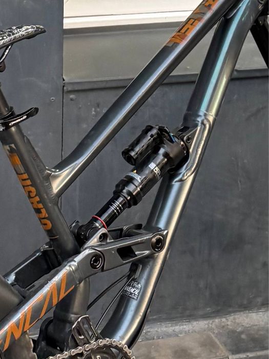 Продам Аморт RockShox 230/65