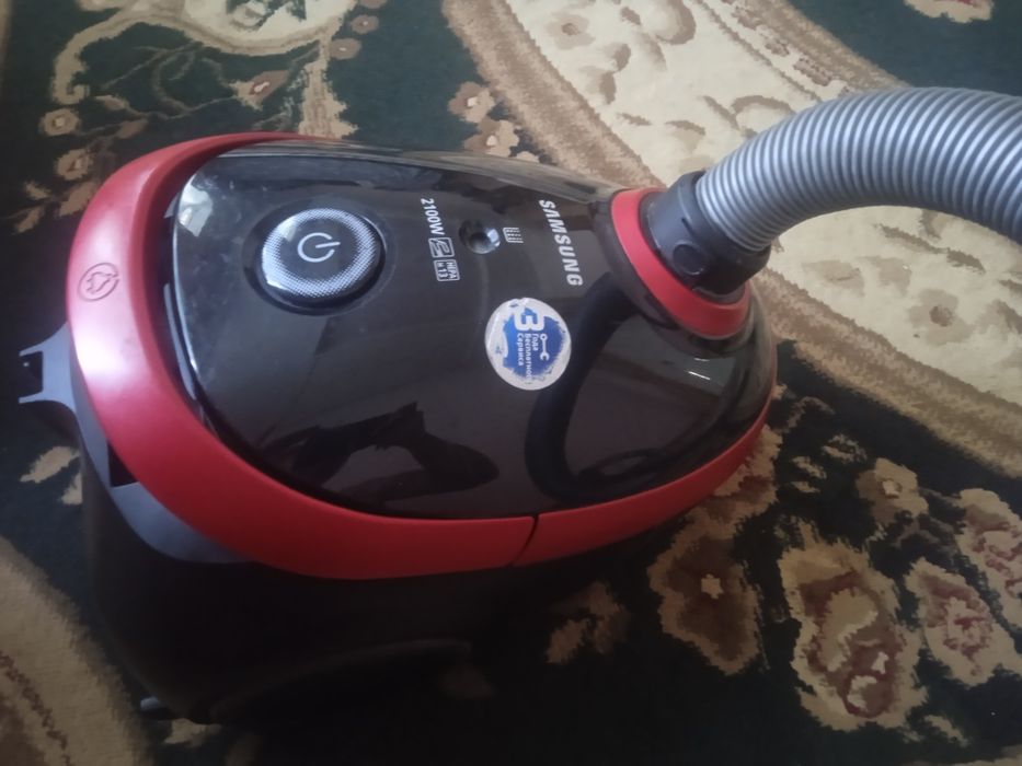 samsung plisos sotiladi Ishlatilgan lekin holati zo'r aybi yo'q 2100 W