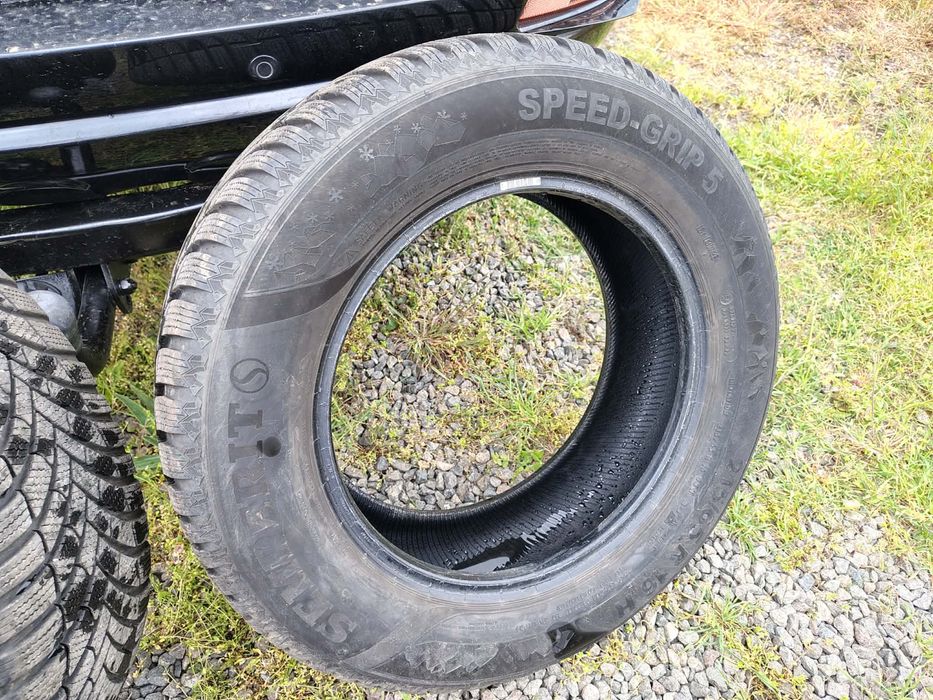 Зимни гуми  215/65  R16