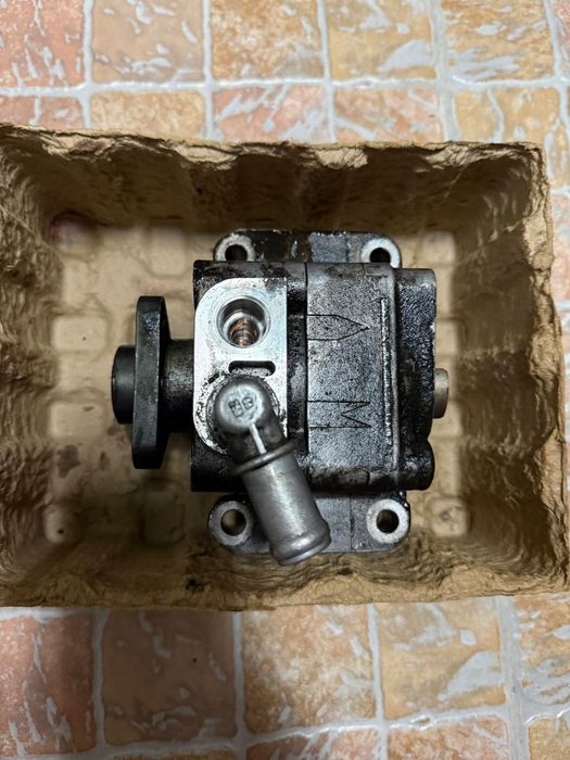 БМВ оригинална помпа