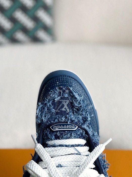 Adidasi Louis Vuitton
