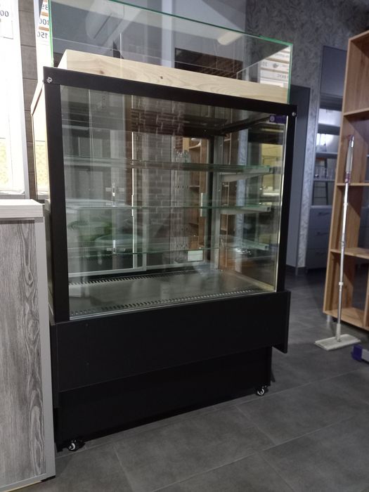 Витрина кондитерская премиум.