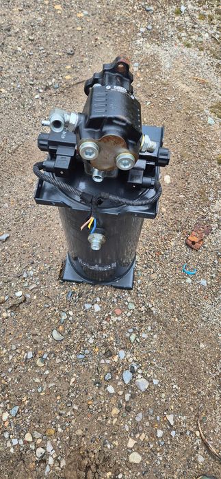 Самосвал , помпа , разпределител,