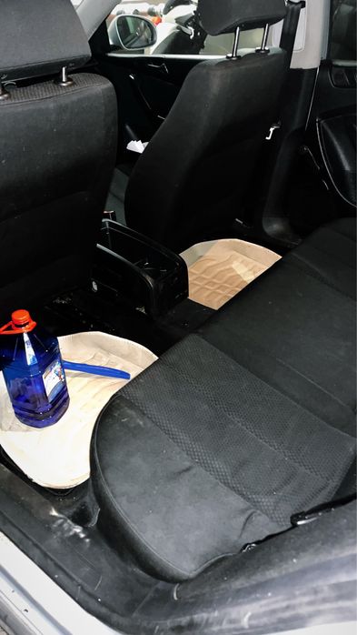 Vând  Volkswagen  pasat  b6