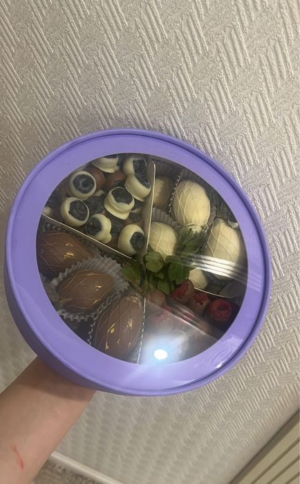 Клубника в шокоалде