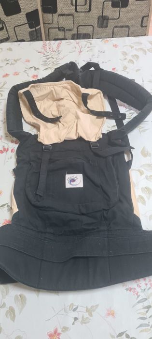 Marsupiu bebelusi Ergo Baby