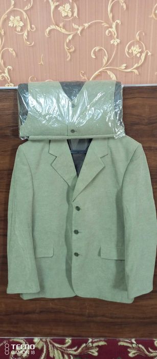 Костюм мужской...
