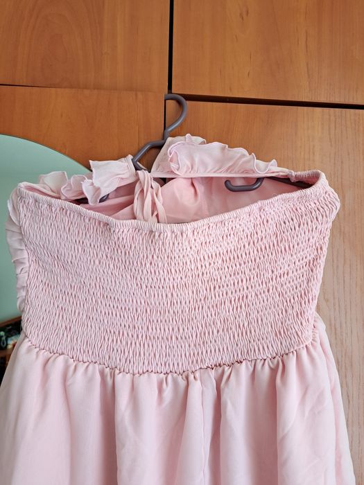 Розова     рокля