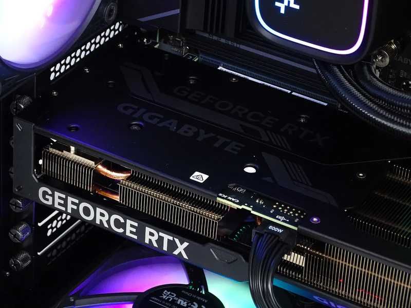 Нов | Ryzen 7700 | RTX 5070 | 1TB NVMe | Геймърски