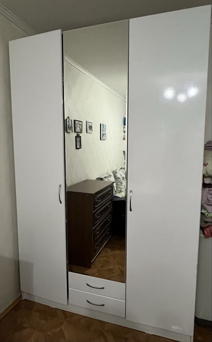 Большой шкаф в спальню