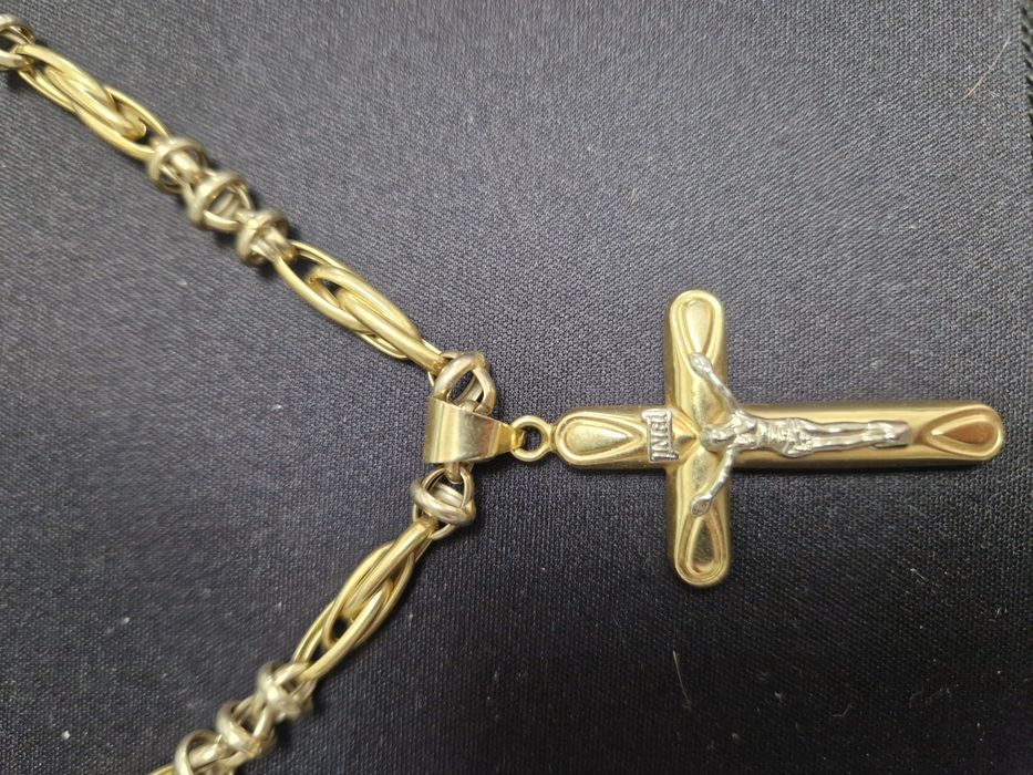 Златен синджир с кръст 14 карата