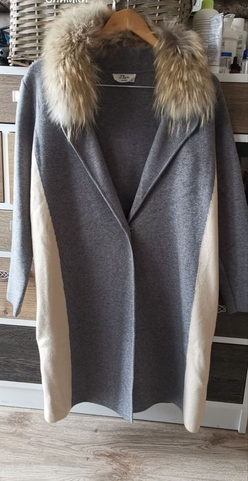 Жилетка от вълна с яка от лисица