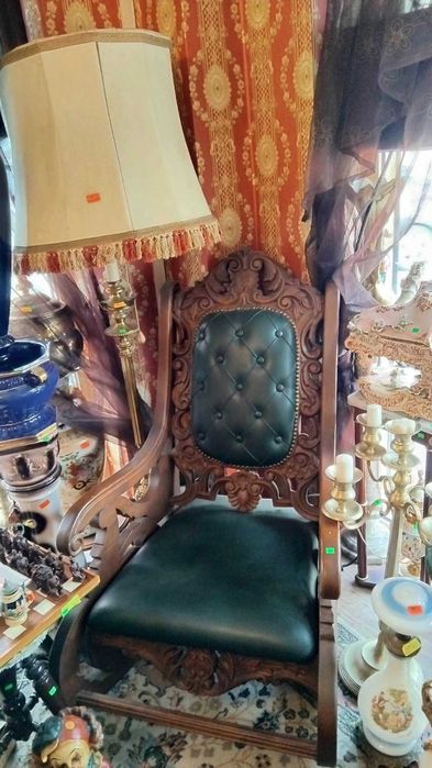 масивно дървено люлеещо кресло