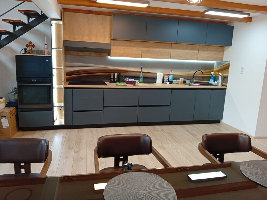 Mobilă la comanda și ansamblat mobilă