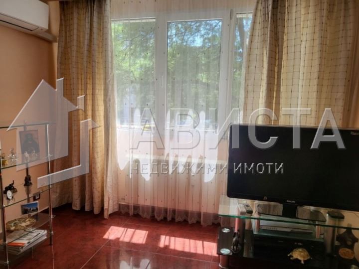 Дава се под наем Четиристаен апартамент в София, Лагера - 117 кв.м за 940 € - Снимка #5