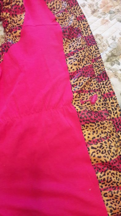 Продам новый жилет для девочки .