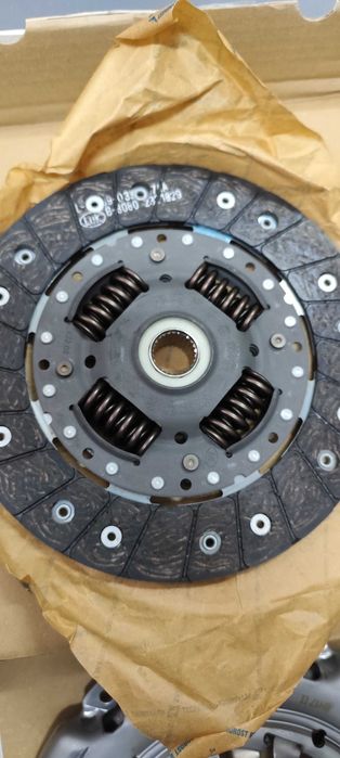 Kit ambreiaj OE RENAULT pentru Dacia 1,5 DCI fara rulment presiune