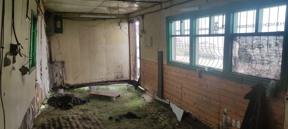 Продам вагончик , находится в красном яре