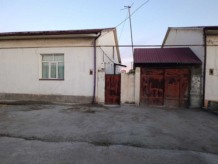 Namunali hovli sotiladi