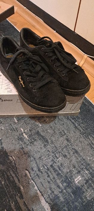 Обувки ,естествен велур