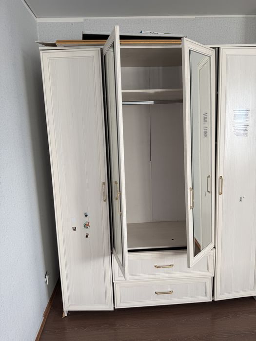 Продам шкаф недорого