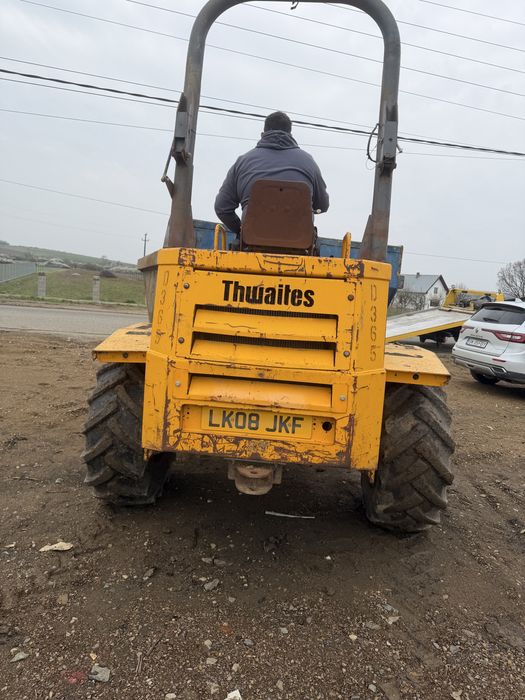 Executam excavari,demolari,terasamente