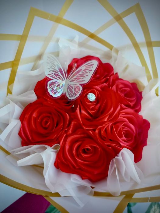 Buchete din flori de satin