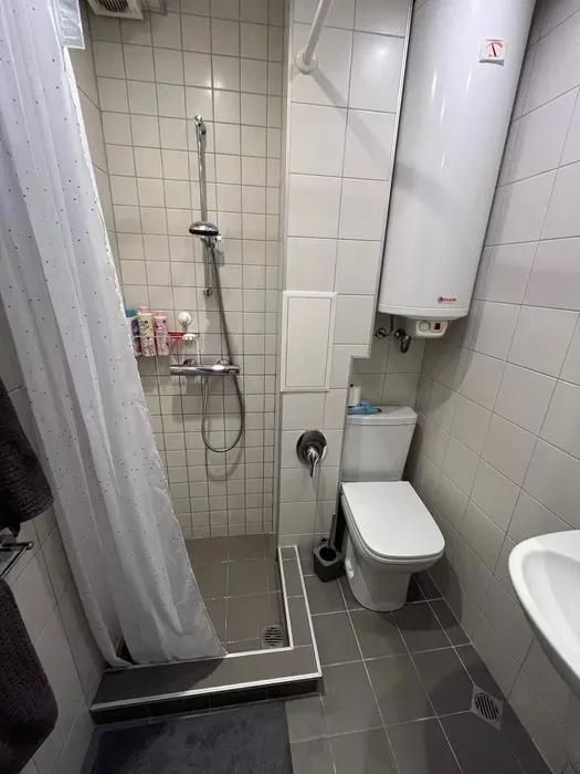 Дава се под наем Двустаен апартамент в Бургас, Лазур - 70 кв.м за 598.23 € - Снимка #4