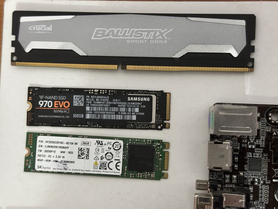 Componente PC (SSD, plăci de baza, ram, hdd)