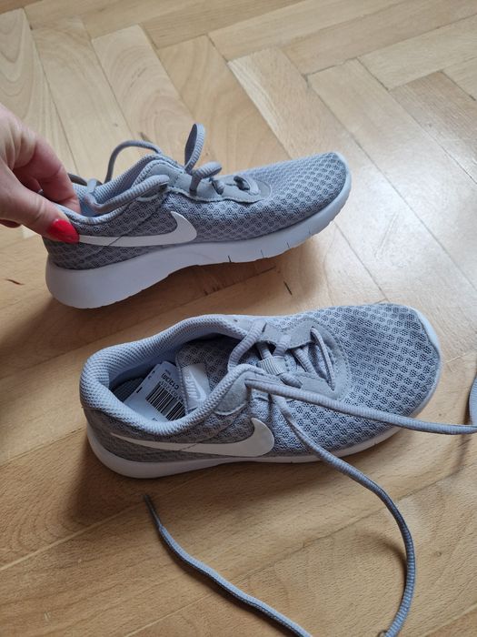Нови детски маратонки Nike