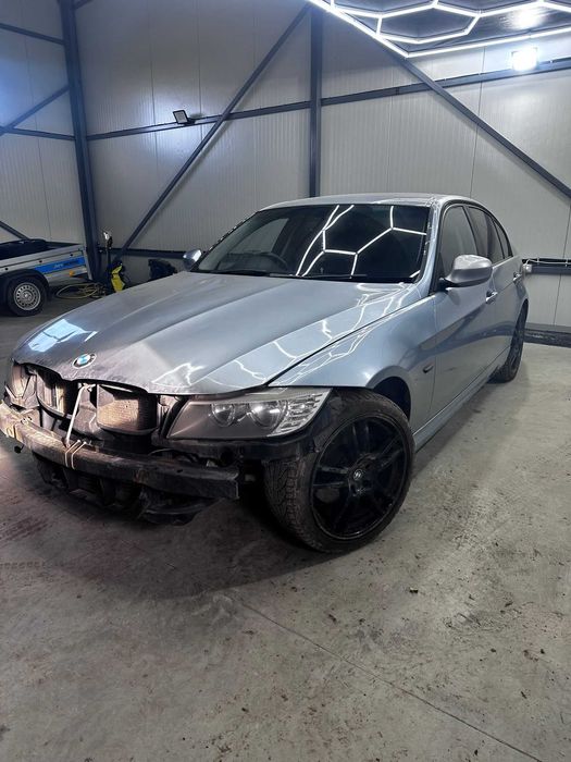 Dezmembrez BMW Seria 3 E90