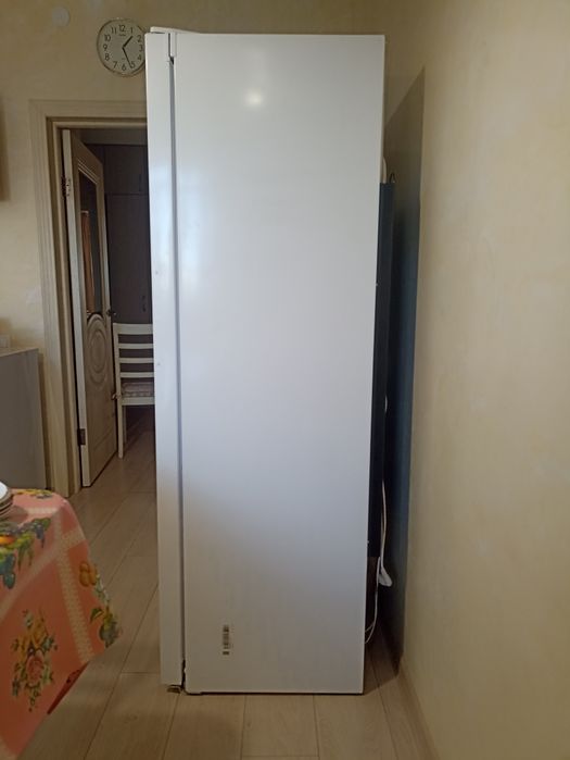 Продам Морозильник indesit