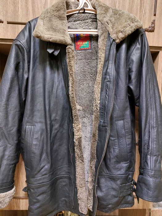 Продам кожаную куртку PILOT.
