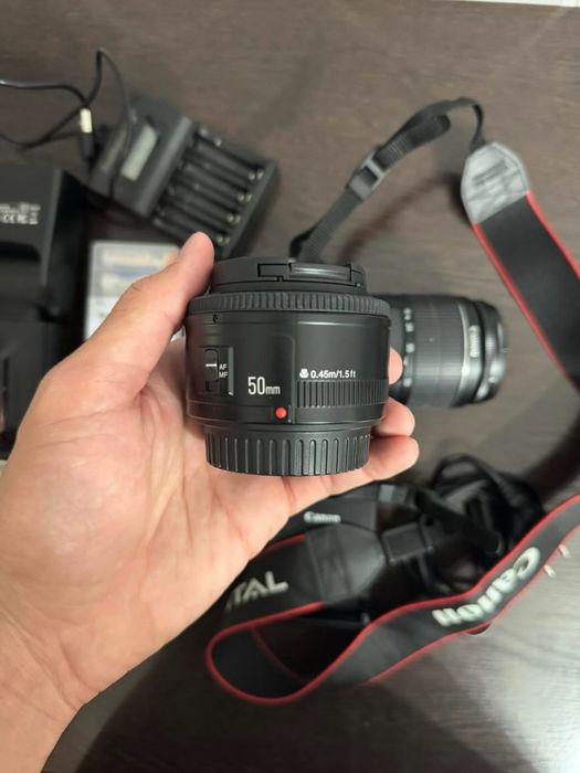 Canon 1100d 18-55mm + 50mm 1.8