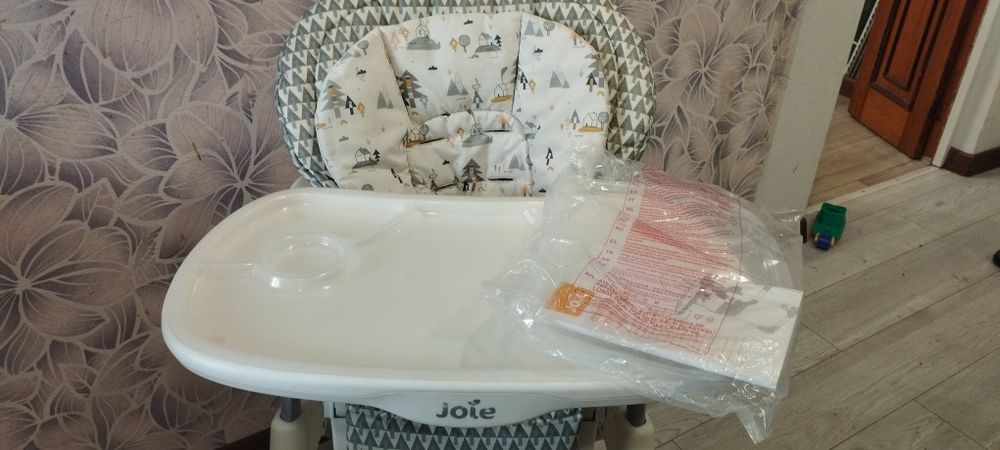 Стульчик для кормления Joye