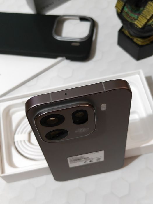 Oppo Find X9 PRO 5G (Titanium Charcoal) 512GB/ 16GB+12GB RAM (Ca NOU Desigilat de 1 Lună) Full Box (Ofertă Preț)