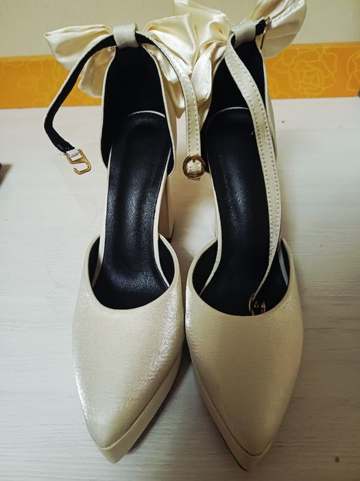 Аяқ киім сатамын