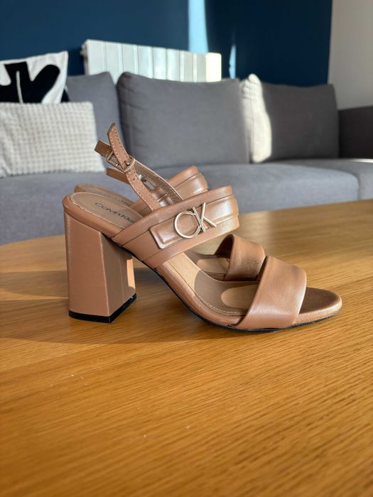 Кожени сандали Calvin Klein BLOCK HL SANDAL 85HH W/HW - размер 37